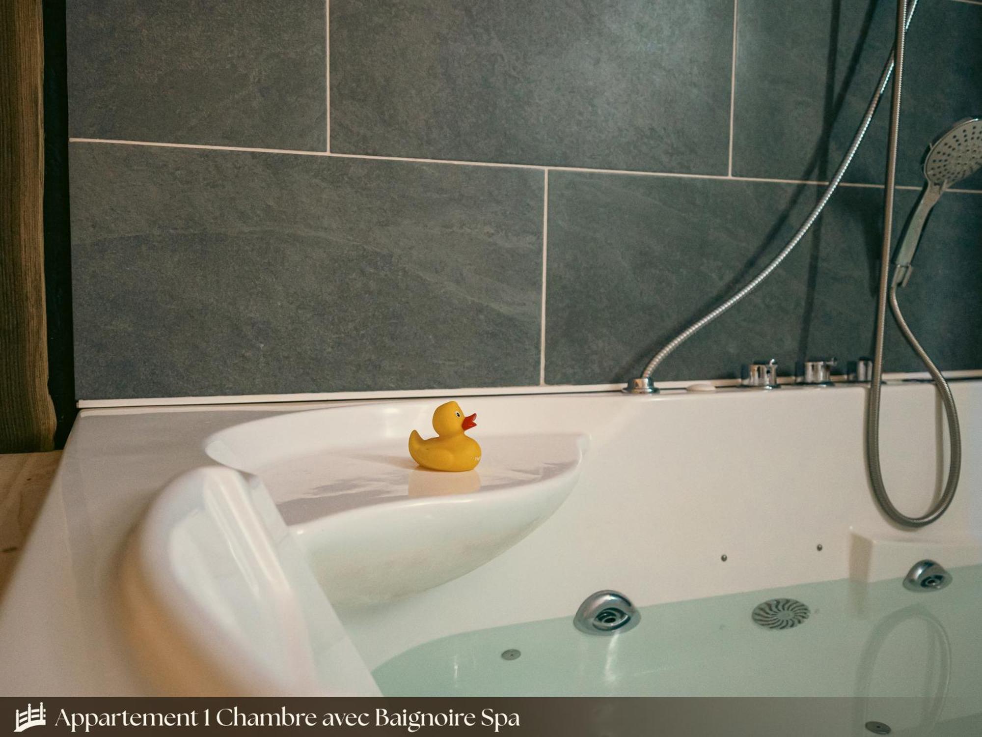 Les Appartements Du Pont Alsort Froid-Chapelle Esterno foto